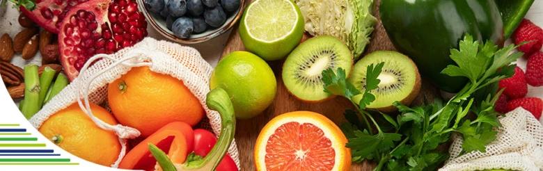 Čerstvé ovoce a zelenina bohaté na vitamín C.
