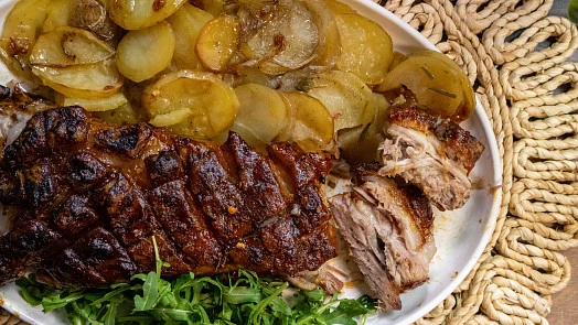 Pecené vepřové rebra s cibulí na paleo jídelníčku