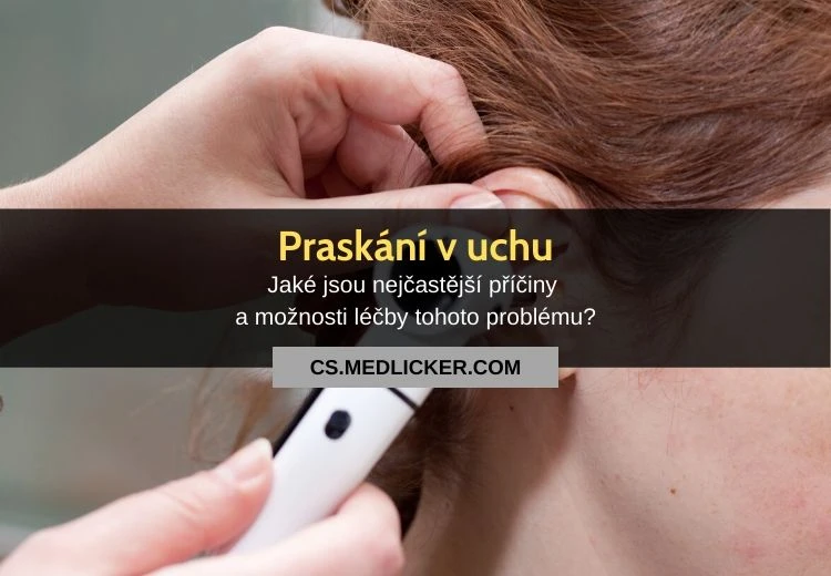 Člověk čistí ucho elektronickým zařízením v blízkosti ucha.