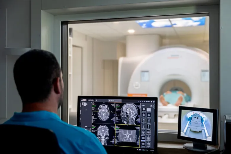 Mri scanner in operation
